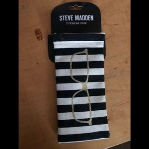 Steve Madden eyeglass magnetic case!
